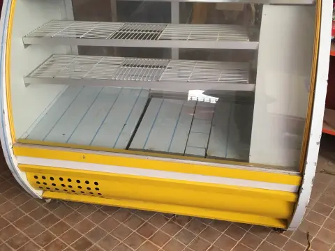 ثلاجة جبنة بومبيه ١٥٠ سم