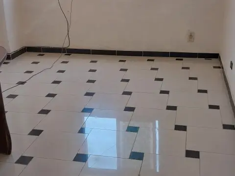 شقه للايجار فى شارع النبى دانيال مركز الغنيمى الادارى الدور السادس بها اسانسير