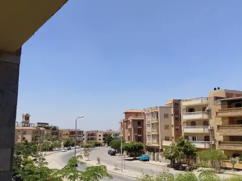 شقة للبيع بڤيلا بأجمل مكان في العبور
