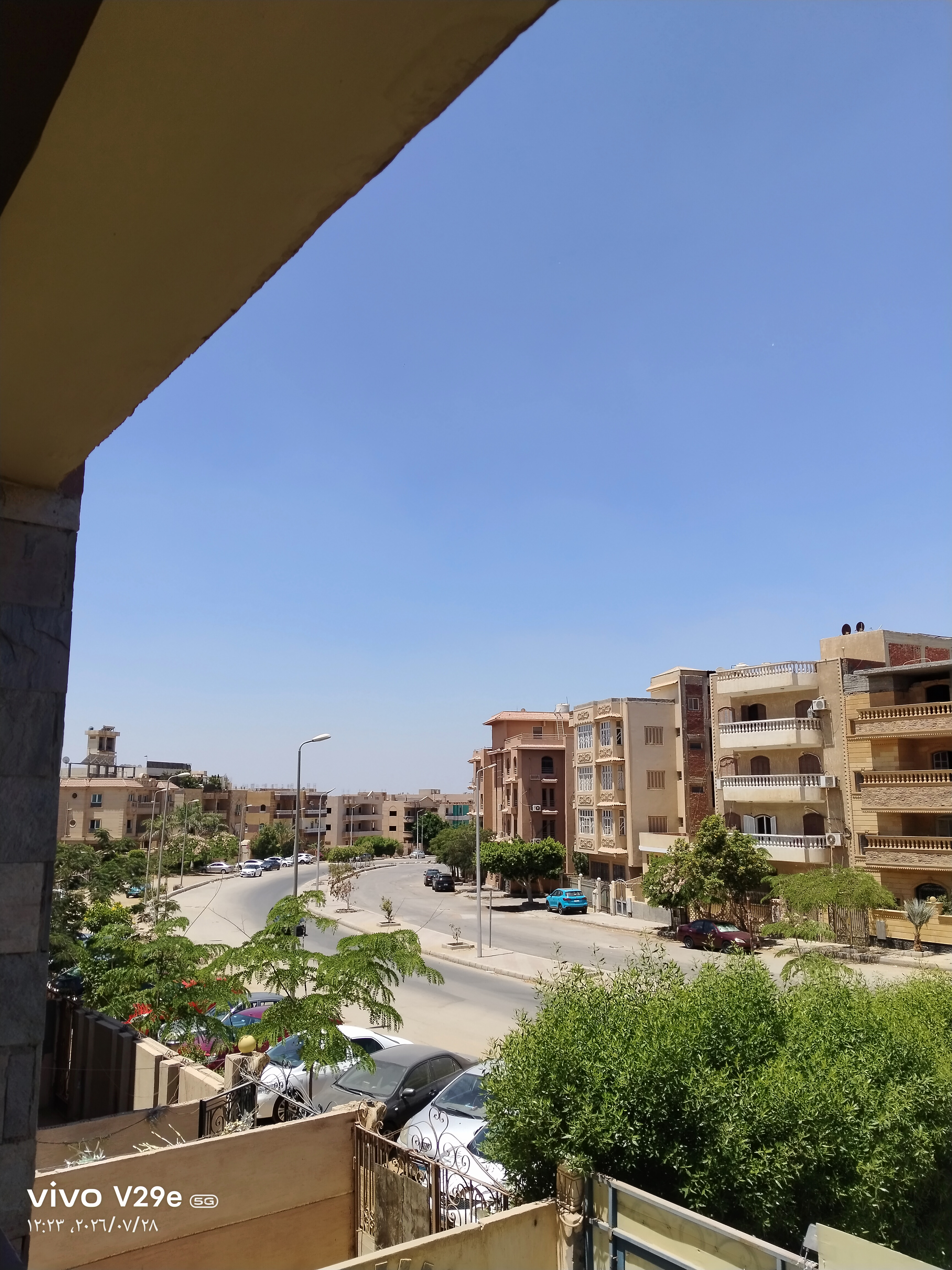 شقة للبيع بڤيلا بأجمل مكان في العبور