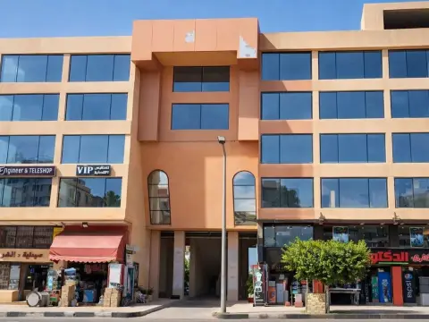تملك محل تجاري في أكثر المواقع حيوية بمدينة الشروق  في أقوى وأميز المناطق التجارية بمدينة الشروق Code C75