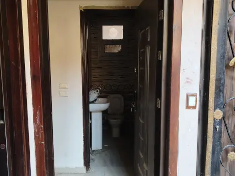 شقه