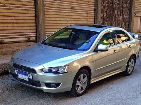 سيارة لانسر قرش 2009
