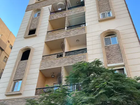 شقة فى المعراج العلوى 130متر