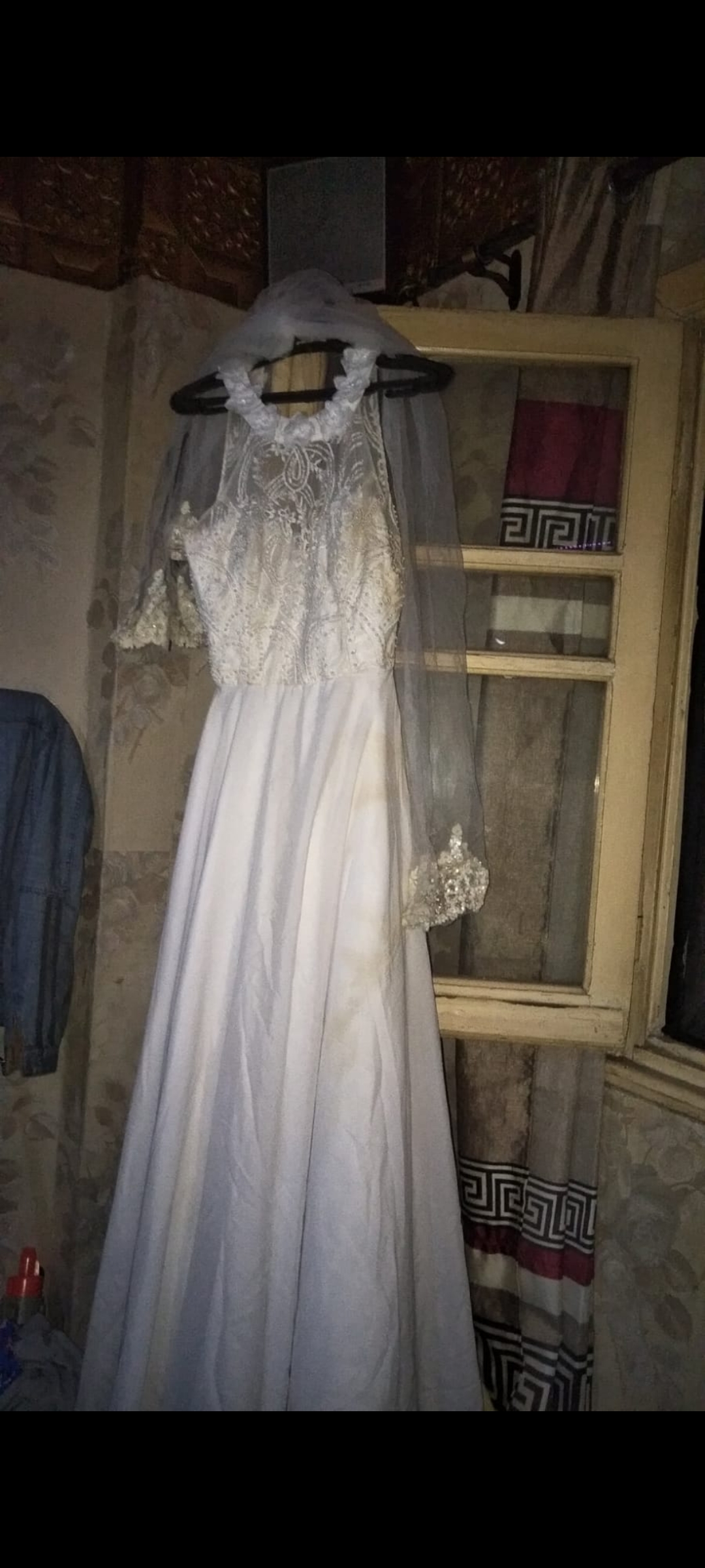فستان زفاف بالطرحه