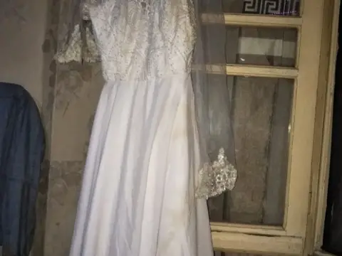 فستان زفاف بالطرحه