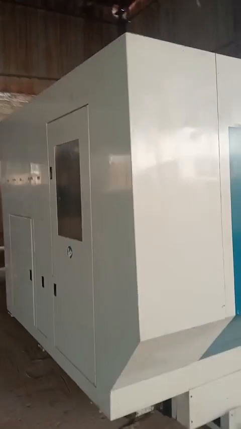 للبيع: ماكينة تشغيل معادن واسطمبات CNC طراز 5 محاور (5-Axis) بحالة ممتازة  ، ماكينة CNC احترافية 5 محاور متزامنة،