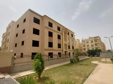 للبيع عمارة كاملة بمدينه الشروق