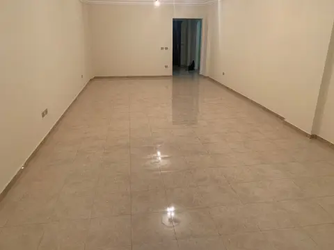 شقة راقية للايجار بقلب سموحة